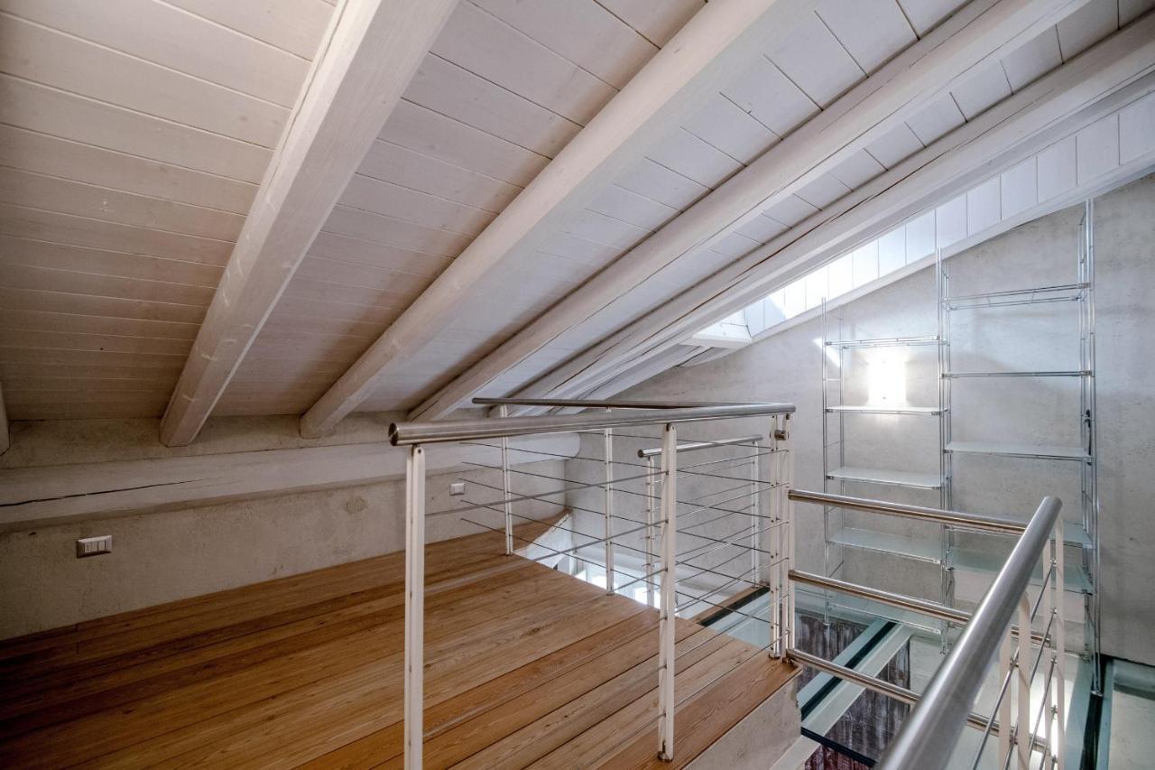House Of Glass Cathedral View - The House Of Travelers Como Bagian luar foto